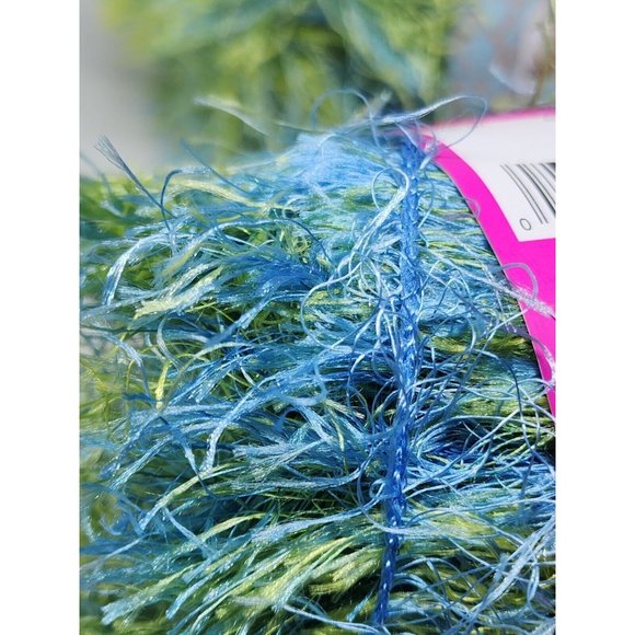 Fun fur Color 207 Art #320 Lot 118426 Polyester 57yd Yarn Multicolor - Picture 5 of 16